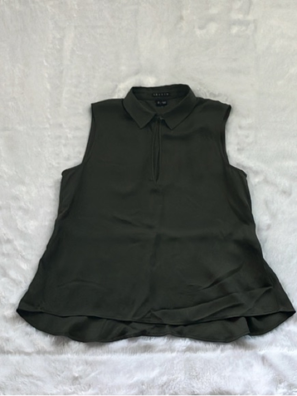 Like New Dark Green Silk Theory Collared Keyhole Tank Top, Size TP